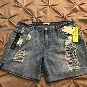 Plus Size Destructed denim shorts